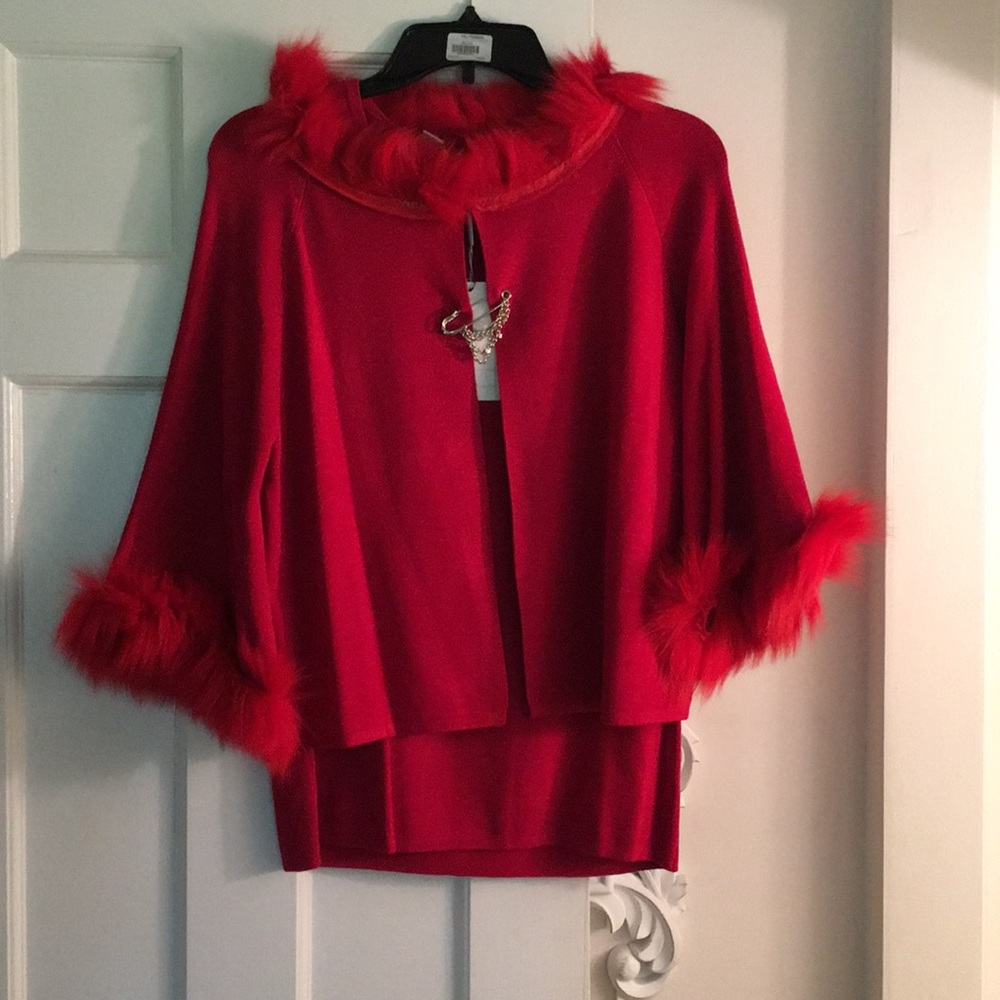 Designer two piece sweater set trimmed fake fur